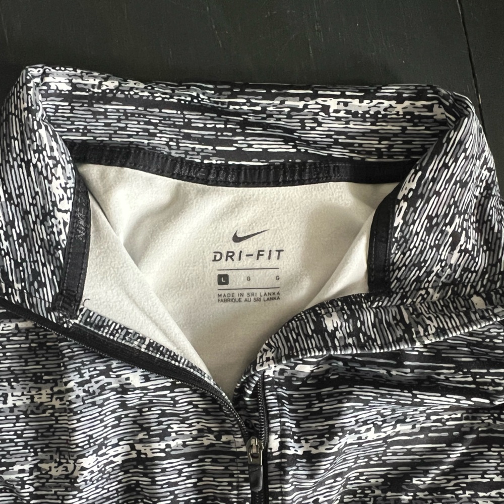 Nike Dri-Fit Black and White Static Print Zip Pullover long sleeve - Picture 3 of 7